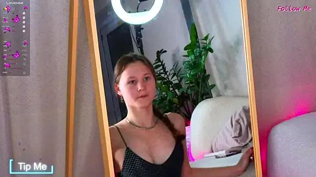 AmeliRoyse from StripChat is Freechat