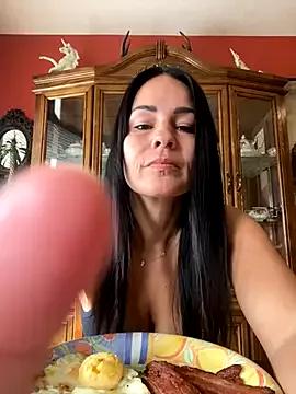 Amira_Amira from StripChat is Freechat