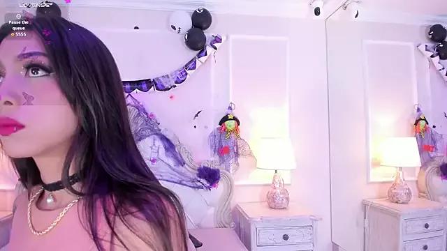 Check-out your craziest wishes with our pick of gaming cams models, featuring big knockers, round tails and tight twats.