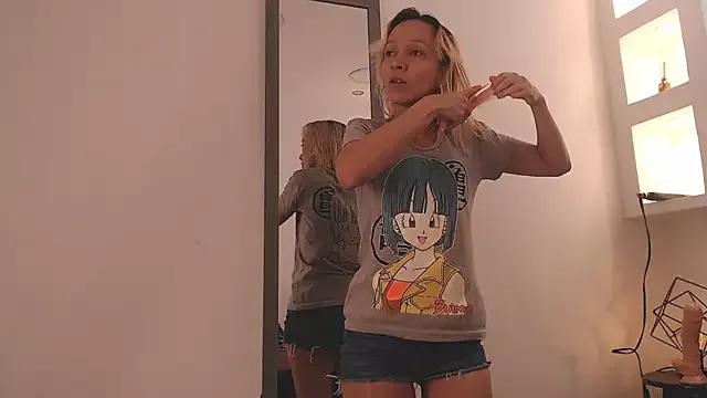 Anaa_Mariaa from StripChat is Freechat