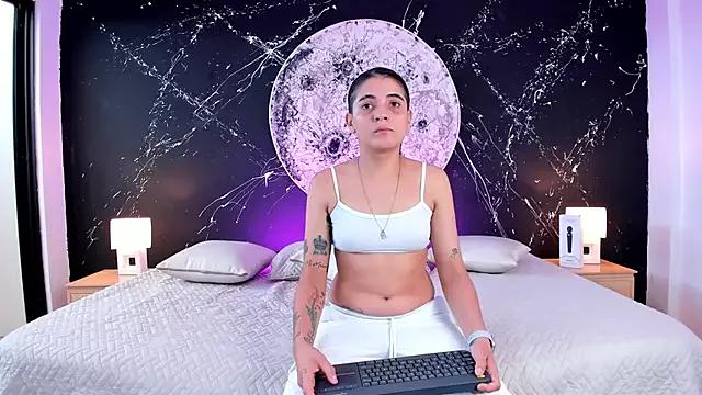 Check-out your craziest wishes with our pick of gaming cams models, featuring big knockers, round tails and tight twats.