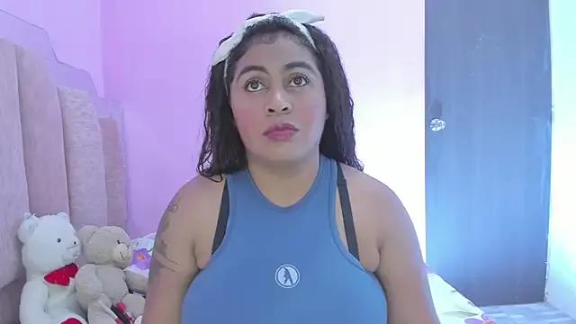 AndreaSweet2 from StripChat is Freechat
