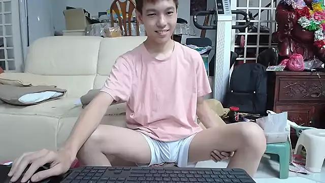 Photos of andrewooi from StripChat is Freechat