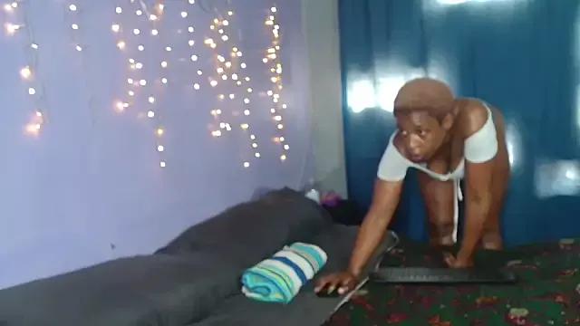 AngelaKissesU from StripChat is Freechat