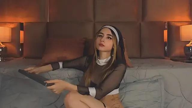 Check-out your craziest wishes with our pick of gaming cams models, featuring big knockers, round tails and tight twats.