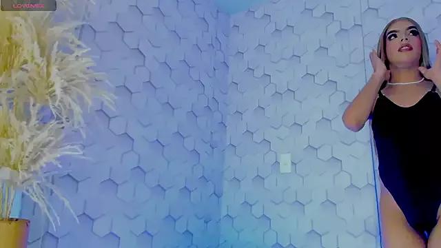 Check-out your craziest wishes with our pick of gaming cams models, featuring big knockers, round tails and tight twats.