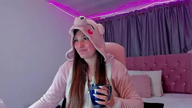 AngieG02_ from StripChat is Freechat