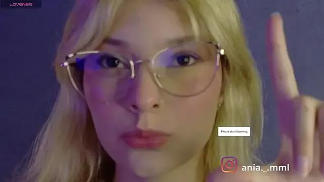 Ania_jones from StripChat is Freechat