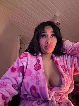 Check-out your craziest wishes with our pick of gaming cams models, featuring big knockers, round tails and tight twats.