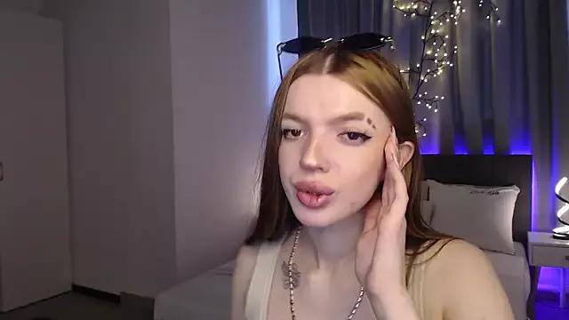 AnnabelleWhitee from StripChat is Freechat