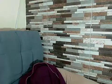 Annaloula from StripChat