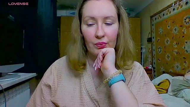 AnnaXLovers from StripChat