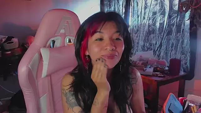 Check-out your craziest wishes with our pick of gaming cams models, featuring big knockers, round tails and tight twats.