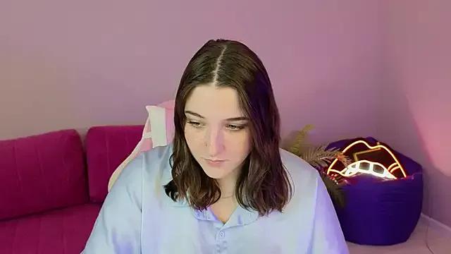 Check-out your craziest wishes with our pick of gaming cams models, featuring big knockers, round tails and tight twats.