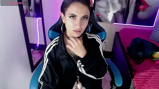 Check-out your craziest wishes with our pick of gaming cams models, featuring big knockers, round tails and tight twats.