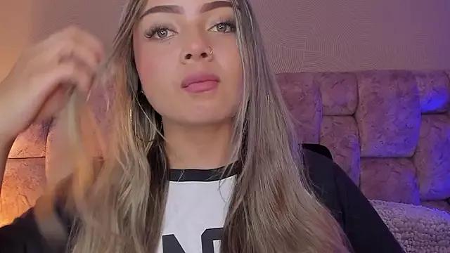 AnnyLopezz_ from StripChat is Freechat