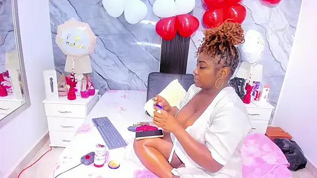 AnnyMyerss from StripChat is Freechat