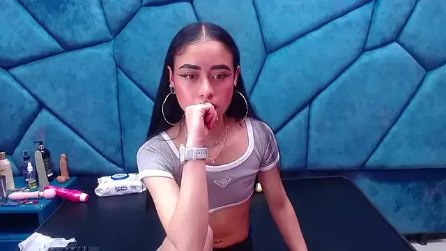 AnnySweett_ from StripChat