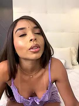 AnnyVega_ from StripChat is Freechat