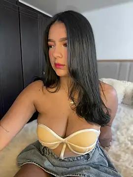 Check-out your craziest wishes with our pick of gaming cams models, featuring big knockers, round tails and tight twats.