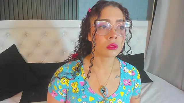 antonelllepiercee from StripChat is Freechat