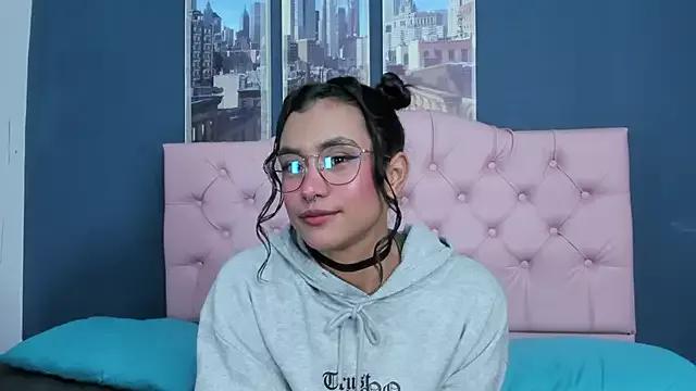 Applehot_LRR from StripChat is Freechat