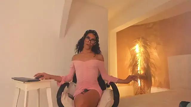 APRILL_FOXX from StripChat is Freechat