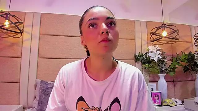 AriaBelles from StripChat is Freechat