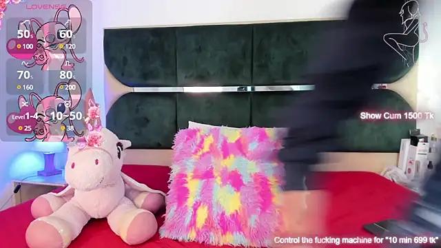 Check-out your craziest wishes with our pick of gaming cams models, featuring big knockers, round tails and tight twats.