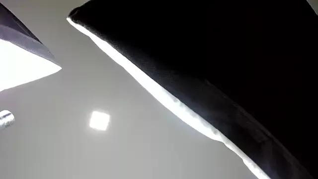 ariana_nix from StripChat is Freechat