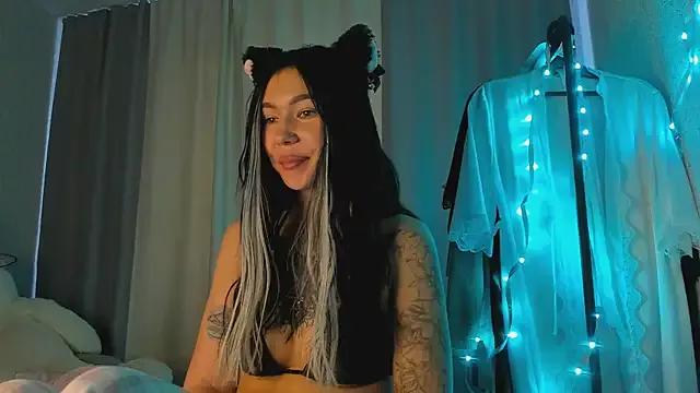 Check-out your craziest wishes with our pick of gaming cams models, featuring big knockers, round tails and tight twats.