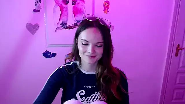 Ariella_ari from StripChat is Freechat