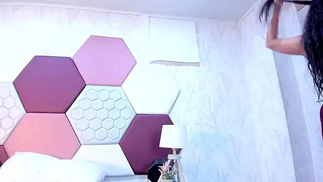 Check-out your craziest wishes with our pick of gaming cams models, featuring big knockers, round tails and tight twats.