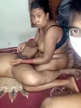 Photos of ArishaCouple from StripChat is Freechat