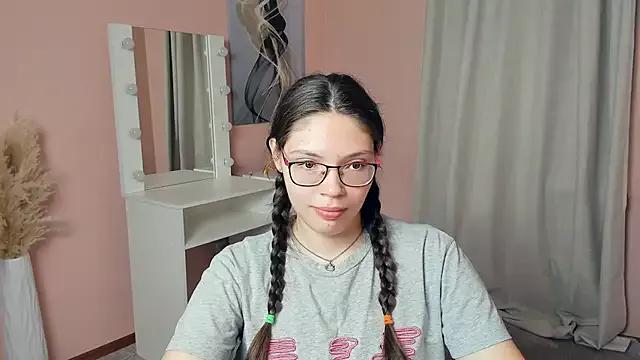 ArnetteMonie from StripChat is Freechat