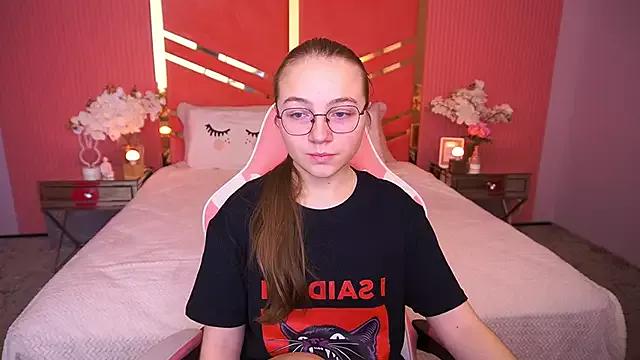 ArrinaWairr from StripChat is Freechat