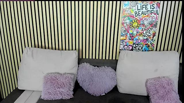 Check-out your craziest wishes with our pick of gaming cams models, featuring big knockers, round tails and tight twats.