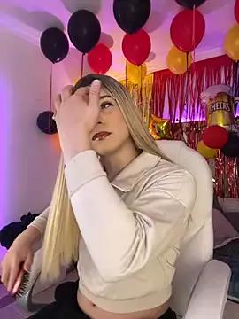 Check-out your craziest wishes with our pick of gaming cams models, featuring big knockers, round tails and tight twats.