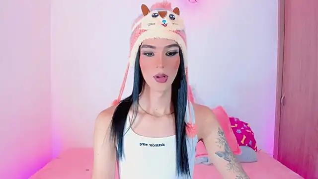 Check-out your craziest wishes with our pick of gaming cams models, featuring big knockers, round tails and tight twats.
