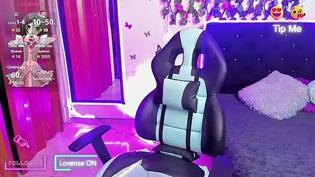 Check-out your craziest wishes with our pick of gaming cams models, featuring big knockers, round tails and tight twats.