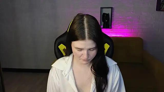 Check-out your craziest wishes with our pick of gaming cams models, featuring big knockers, round tails and tight twats.