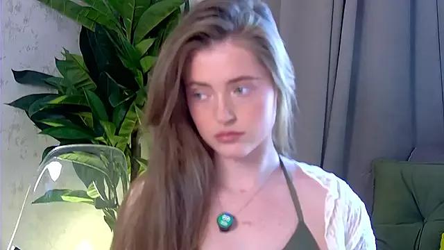 Photos of AshleyD_ from StripChat is Freechat