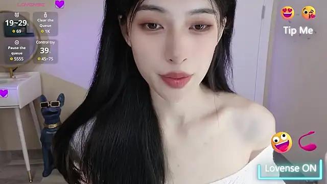 Check-out your craziest wishes with our pick of gaming cams models, featuring big knockers, round tails and tight twats.