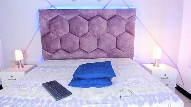 aurora_collinss_ from StripChat is Freechat