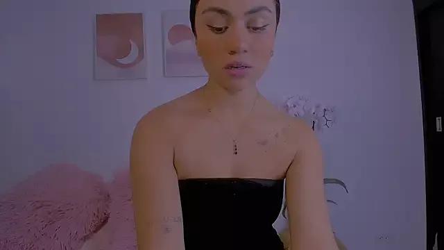 AuroraPonce from StripChat is Freechat