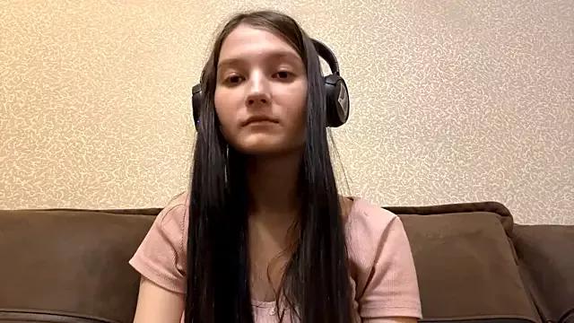 AurorAurora from StripChat is Freechat