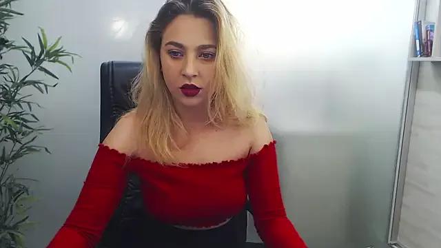 Check-out your craziest wishes with our pick of gaming cams models, featuring big knockers, round tails and tight twats.