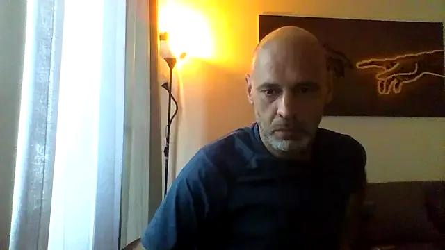 Avamereandmikel from StripChat is Freechat