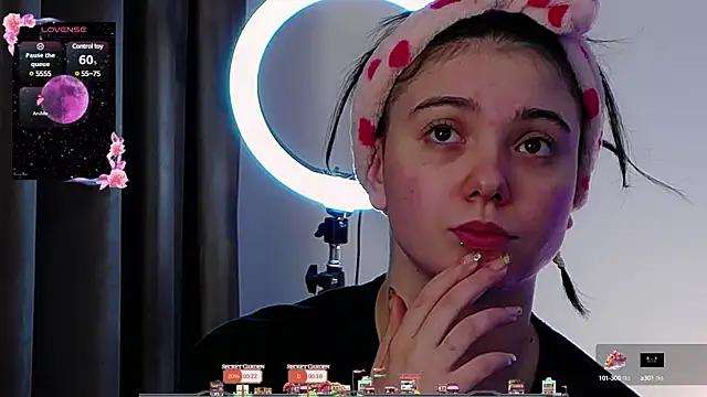 Check-out your craziest wishes with our pick of gaming cams models, featuring big knockers, round tails and tight twats.