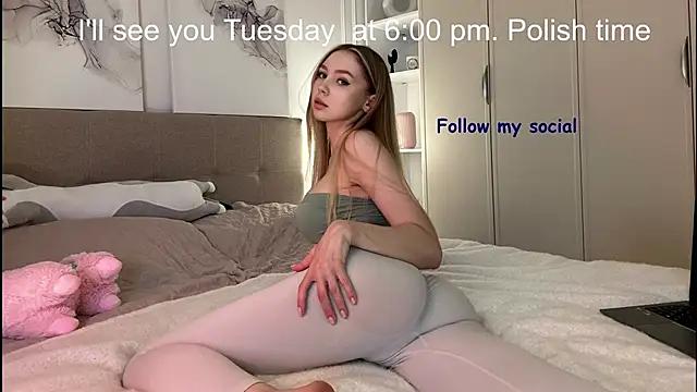 Check-out your craziest wishes with our pick of gaming cams models, featuring big knockers, round tails and tight twats.